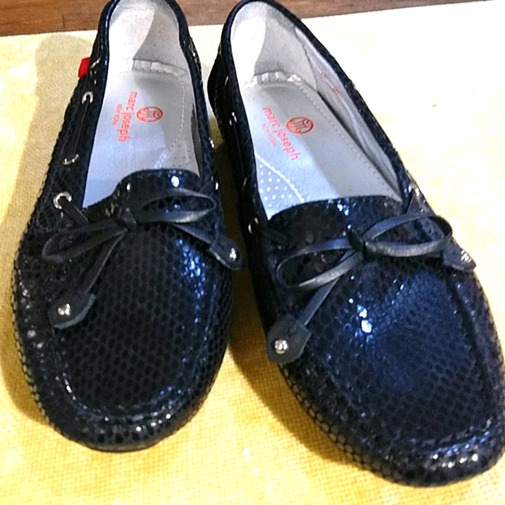 Moccasin loafer shoe black textured leather